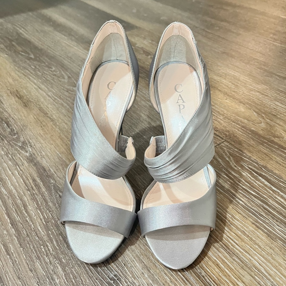 Caparros grey/silver heels